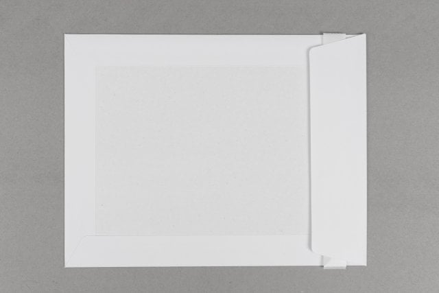 Sobres 185x240mm, blancos con dorso de cartón