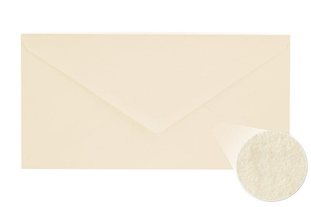 Sobres DIN largos, crema, textura martillada