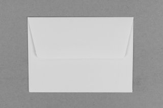 Sobres DIN C7 adhesivos, blancos