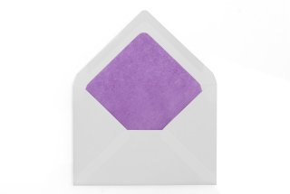 Sobres DIN C6, blancos con forro morado